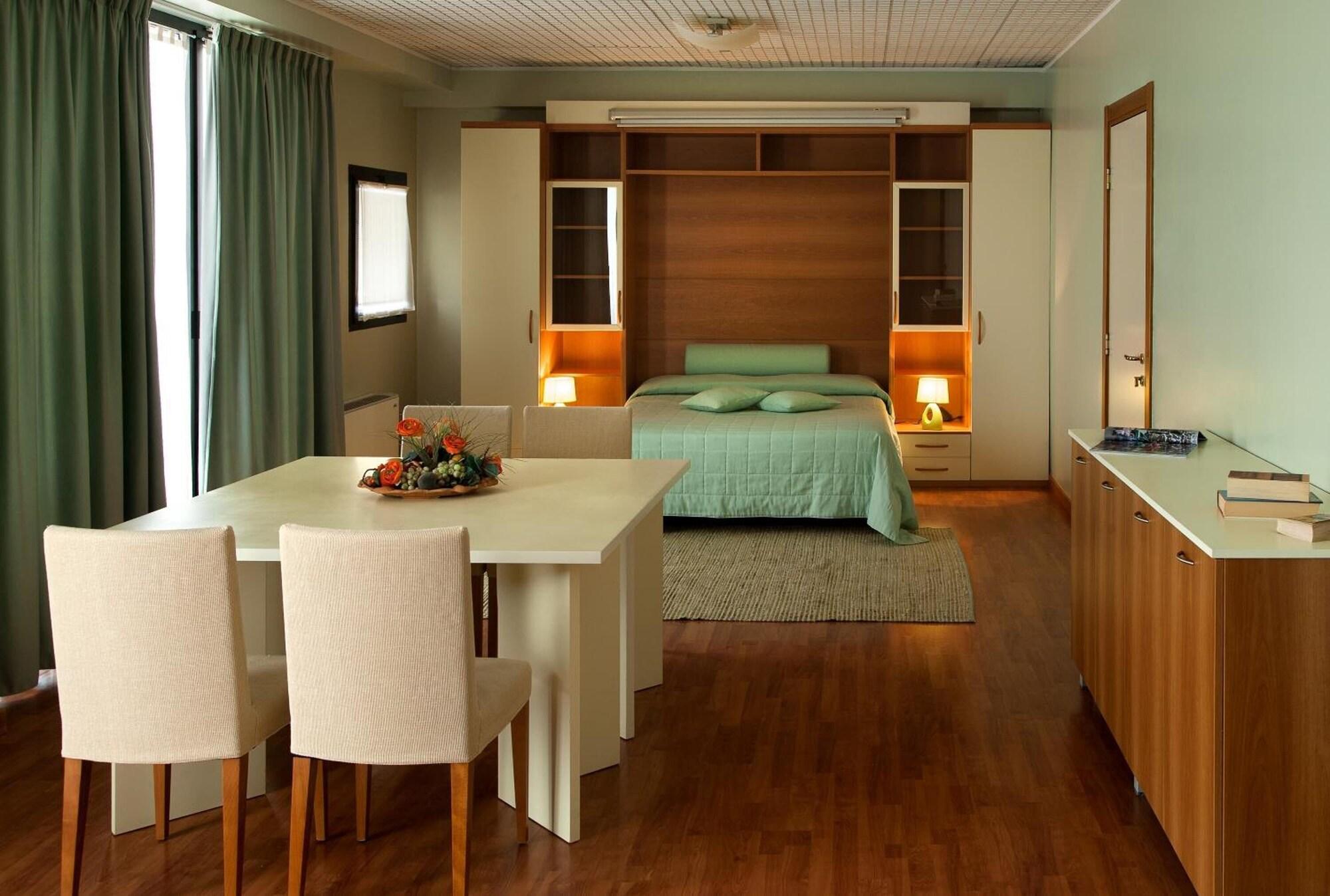 Best Western Hotel Leonardo Da Vinci Эрба Экстерьер фото