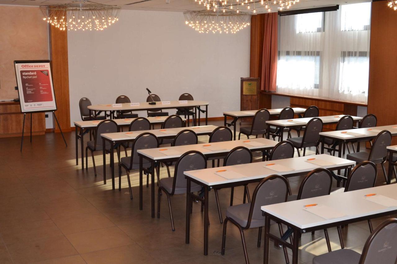 Best Western Hotel Leonardo Da Vinci Эрба Экстерьер фото