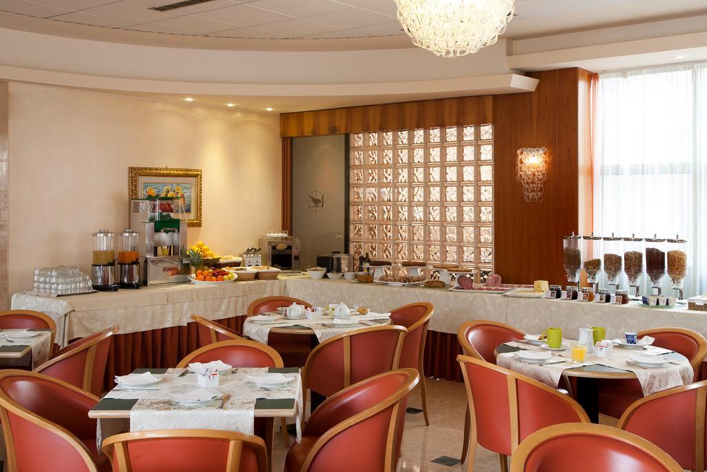 Best Western Hotel Leonardo Da Vinci Эрба Экстерьер фото