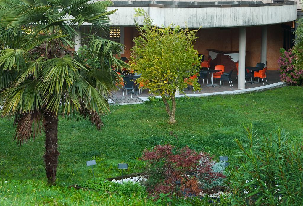 Best Western Hotel Leonardo Da Vinci Эрба Экстерьер фото